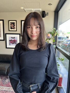 メゾン アヴァロ(Maison Avallo) 透明感溢れるフェイスレイヤーミディアム