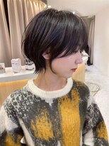 イメチェンショート外ハネボブ美髪ブルーブラックワイドバング