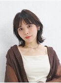 ミディアムレイヤーカットクラゲヘアー小顔オリーブグリーン黒髪