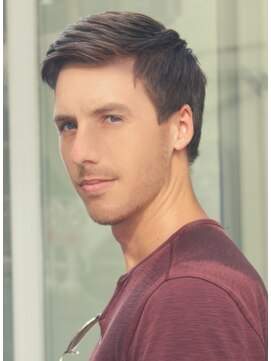 ジジバイワースホワイル(jiji by WORTH WHILE) 刈り上げセンターパートサーフカールフェザーパーママレットヘア