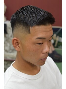 ラフカッターズ 立川店別館 フェザーアップ【町田/理容室/床屋/顔剃り/シェービング】