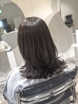 ストレータ バイ マリオ(Strata by mario) 〈宮本〉ミディアムレイヤー×モカブラウン