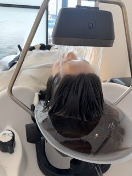 カットインリコ(CUT IN Rico)の写真/【話題の頭浸浴】大人気の頭浸浴とヘッドスパ♪炭酸で頭皮を柔らかく、汚れを綺麗に落とし健康的な美髪へ◎