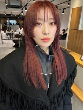 アカラ(acala) 20代30代40代切りっぱなしロング【イルミナカラー/髪質改善】