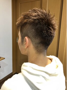 カットルームカラー 池田店 カリアゲアシメ