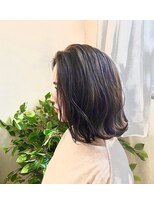 ウェッジ プレミアムヘアーサロン(WEDGE)&nbsp;外ハネで作る気流れが女っぽいエレガントでもあるナチュラルボブ