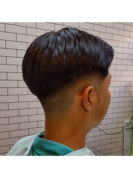 ちくまぁる 『理容室/メンズ』7:3フェード