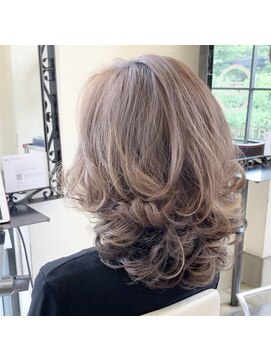 ヘアー キュア トランク(Hair Cure TRUNK) ミセスレイヤースタイル