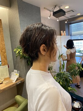 ブロッサム 東中野店 くびれボブミニウルフ透明感シルバーアッシュグレージュカラー
