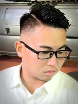 ヒロギンザ 六本木店(HIRO GINZA) 七三ハードパートスキンフェード