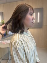 シダ(sida SAIIN) 【sida 池村】切りっぱなし20代ミディアムグレージュカラー