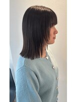 ルアン(Leun)&nbsp;切りっぱなしミディアム×顔まわりレイヤー
