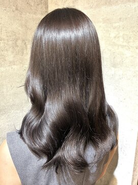 キャラ シャローネ 池袋(Chara Chalone) 池袋東口髪質改善トリートメントのダークグレー【岸雄一】