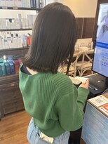 ビーバイシージャストビューティー(B by C just beauty)&nbsp;オリーブグレージュ 切りっぱなし ミディアム