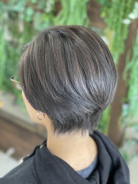 大人ショート/白髪ぼかし/ハイライト