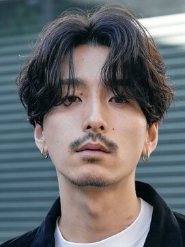 フィフス(fifth) センターパート毛流れニュアンスフェザーパーマfifth20代30代