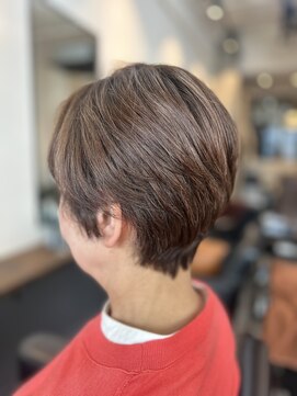 テイラー(TAILOR) クセ毛でも広がりにくいツーセクションショート