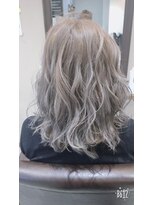 バグズ ヘアデザイン 桔梗が丘店(Baguz HAIR DESIGN)&nbsp;ハイトーンカラー/ブルーシルバー/ブルーグレージュ10代20代