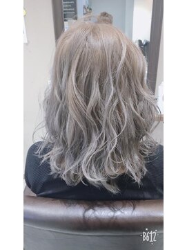 バグズ ヘアデザイン 桔梗が丘店(Baguz HAIR DESIGN) ハイトーンカラー/ブルーシルバー/ブルーグレージュ10代20代