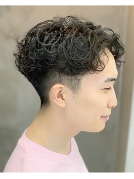 テトヘアー(teto hair) men's［メンズカット刈り上げ前下がりセンター分け黒髪］