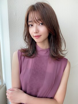 アフロート ディル(AFLOAT D'L) アフロートeri レイヤーが可愛いセミロングヘア 薄め前髪