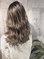 ホワイト 伊勢崎(WHITE)&nbsp;大流行☆外国人風シャドールーツ☆ミルキーグレージュ☆