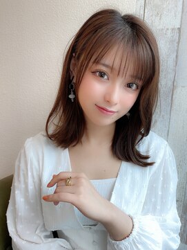 アフロート ディル(AFLOAT D'L) 20代30代40代小顔外ハネミディアムひし形シルエットくびれミディ