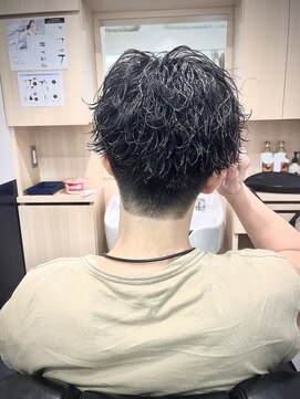 リバティシェアバーバー 銀座(LIBERTY SHARE BARBER) センターパート/波巻きツイスパ