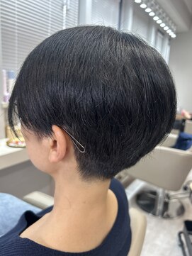 アオ 花咲町(a-o) まわりをスッキリ刈り上げショート♪