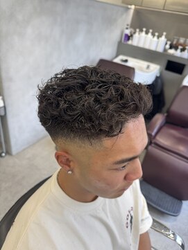 グルーマーズトウキョウ(GROOMER/S TOKYO) スペインカール/アーバンカール/刈り上げ/フェードカット/神保町