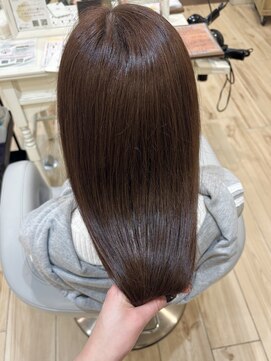 ボネッカ 鶴見(BONECCA) 艶っと王道ブラウン【柳澤優名】