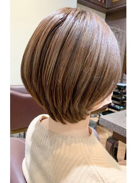エオン(eon) ショートボブ【eon】#大人女性#白髪#マンツーマン