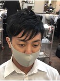 ナチュラルな刈り上げと前髪ストレート
