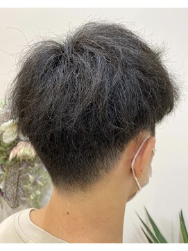 ワイスラッシュジングウ(Y / JINGU) 今どき男子は襟足刈り上げ