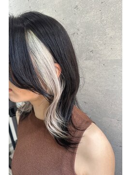 トムキャット(TOM CAT) ミディアムdeホワイトベージュ×イヤリングカラー