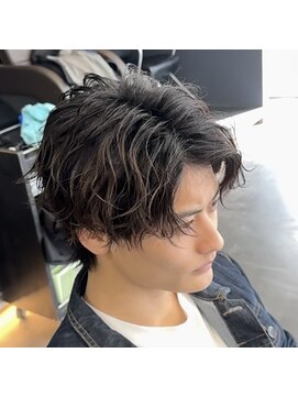 バース バイ ハピネス(BIRTH by happiness) センターパート波巻きパーマ