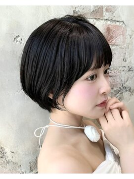 アフロート ルヴア(AFLOAT RUVUA) 【岩田莉奈】40代50代の似合わせカットで若見えショートボブ新宿