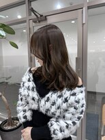 アッドバイケンジ(Add.. by KENJE)&nbsp;やりすぎないレイヤーカットに透明感オリーブベージュ