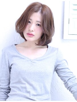 フロール(florun) 【ミディアム】耳かけで甘めのふんわりボブ