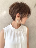 アヴァロン(AVALON)&nbsp;30、40代にオススメ！前下がり立体感ショート×イルミナカラー