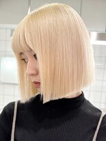 ウィコ 新宿(WICO) ホワイトブロンド[新宿駅/フェミニン/モード/ダークアッシュ]