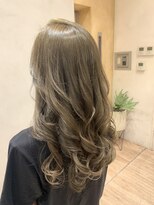 クルル(cururu) ハイトーン、モノトーングレーロング