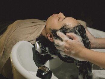 サヴァ ケヤキ(SAVA keyaki)の写真/極上のヘッドスパSIGETA relax headspaでワンランク上の癒しをー。微細な泡で汚れの無い綺麗な髪と頭皮へ。