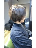 ショートボブ