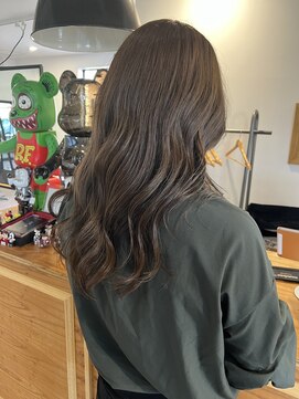 ナンバー(number+) 透明感漂うアッシュグレージュカラー