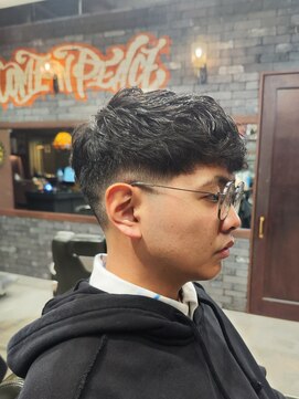 スリーセント 栄(3/cent) ツーブロック/フェードカット/スキンフェード