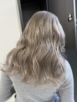 ユニークノベル 中央林間(unique novel)&nbsp;肌馴染み最高透明感シアーグレージュ　ブリーチダブルカラー