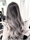 くびれヘアハイライトカラーミルクティーグレージュセミロング