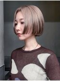 ボブホワイトグレージュショート顔周りレイヤー_ba547962