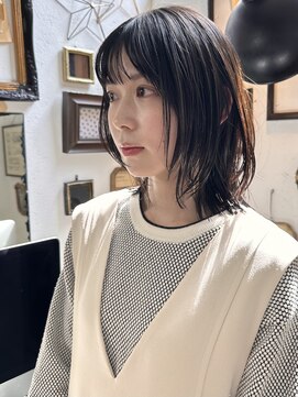 ラリカ(La Rica) 「  動きと軽さ」を出したおしゃれスタイル。　ハッシュカット